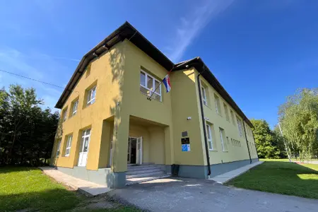 Škola Oštarije