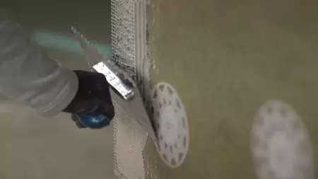 Nanošenje ljepila na kutnu mrežicu