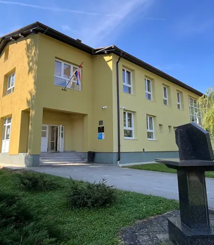 Škola Oštarije