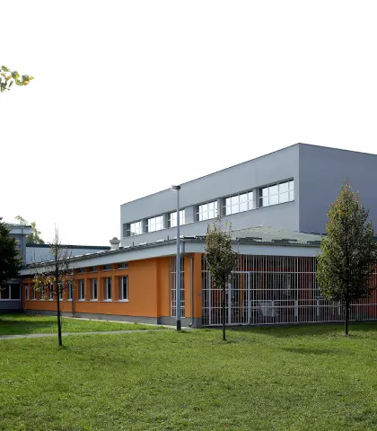 Škola Lučko